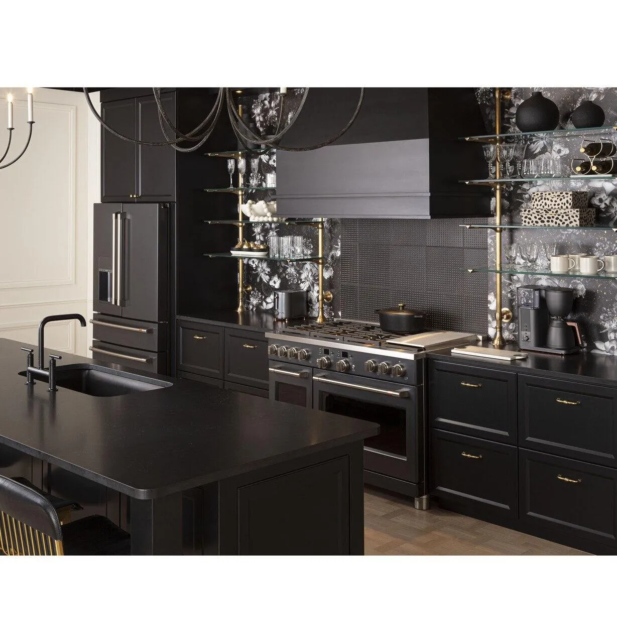 Cafe C2Y486P3TD1 Caf&#8482; 48" Smart Dual-Fuel Commercial-Style Range With 6 Burners And Griddle (Natural Gas)