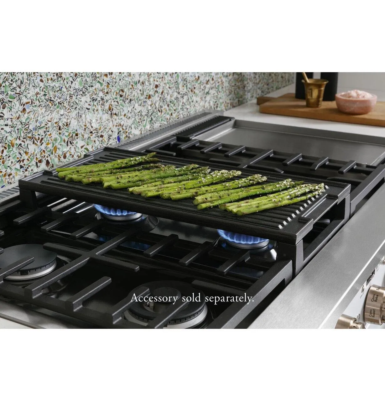 Cafe C2Y486P3TD1 Caf&#8482; 48" Smart Dual-Fuel Commercial-Style Range With 6 Burners And Griddle (Natural Gas)