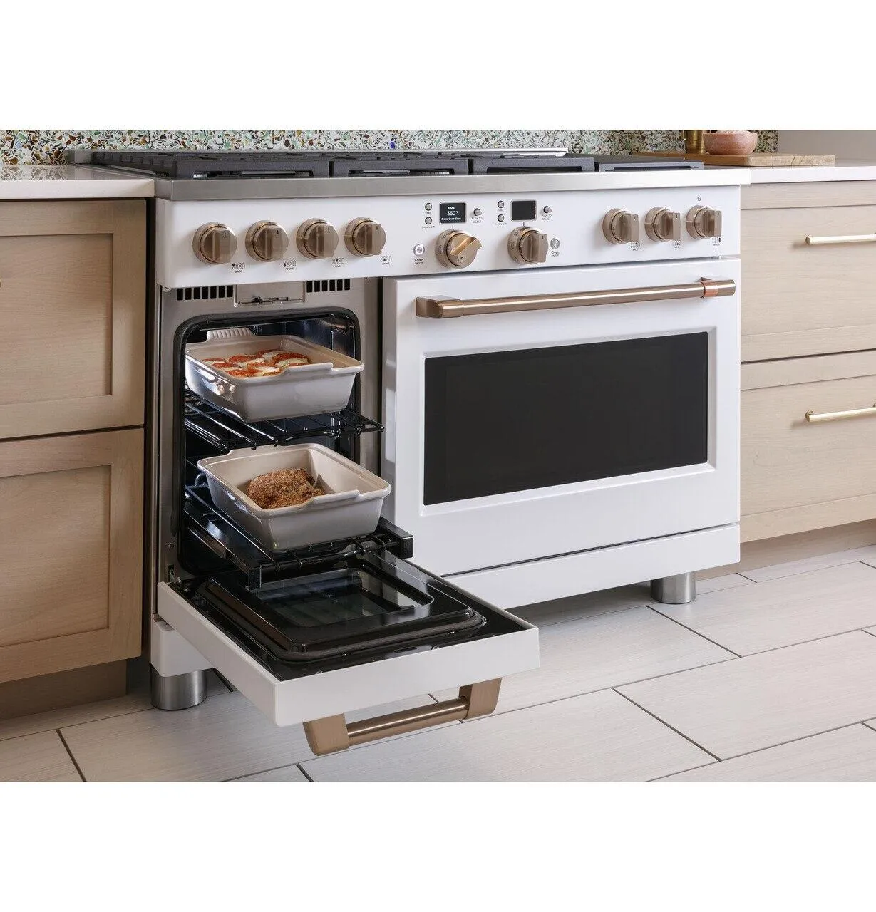 Cafe C2Y486P3TD1 Caf&#8482; 48" Smart Dual-Fuel Commercial-Style Range With 6 Burners And Griddle (Natural Gas)