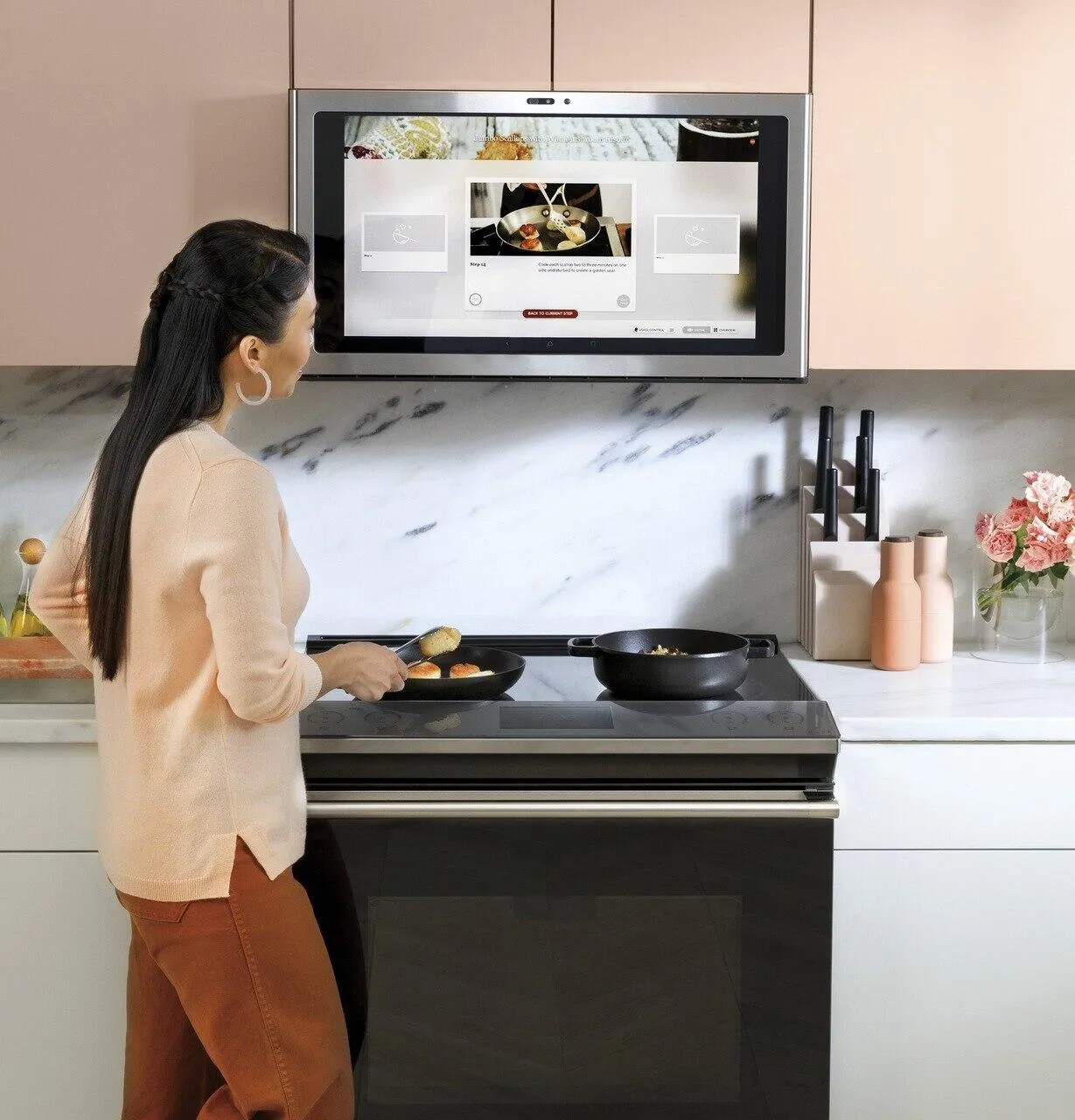 Cafe CHS90XM2NS5 Caf 30" Smart Slide-In, Front-Control, Induction And Convection Range With In-Oven Camera In Platinum Glass