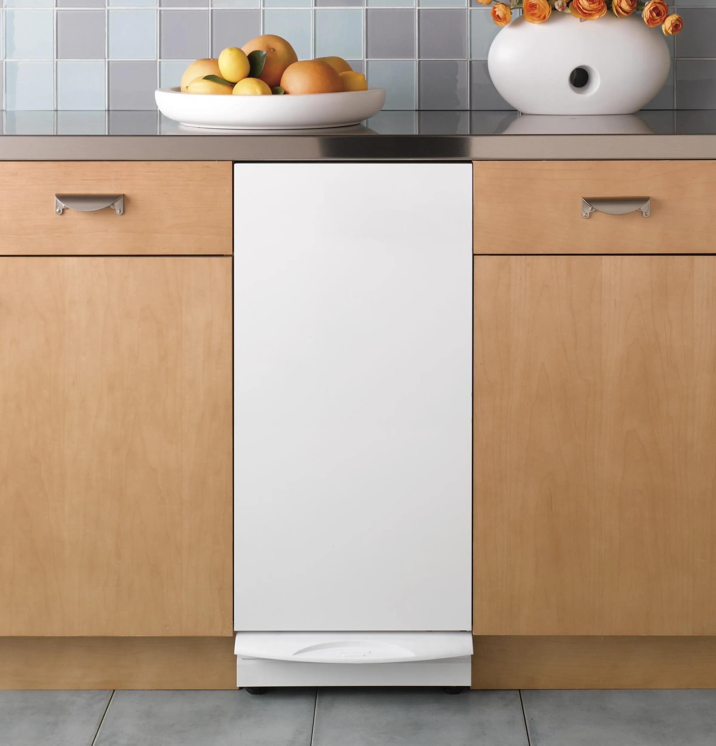 Cafe UCG1500NWW Universal 15" Built-In Compactor