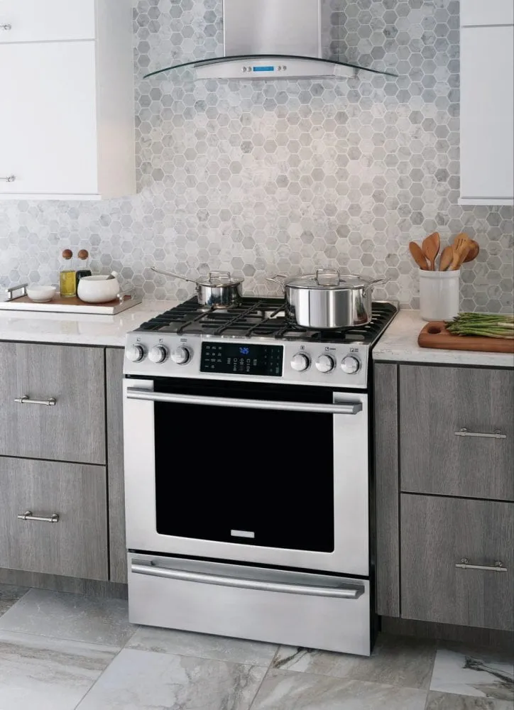 Electrolux EI30GF45QS 30'' Gas Front Control Freestanding Range