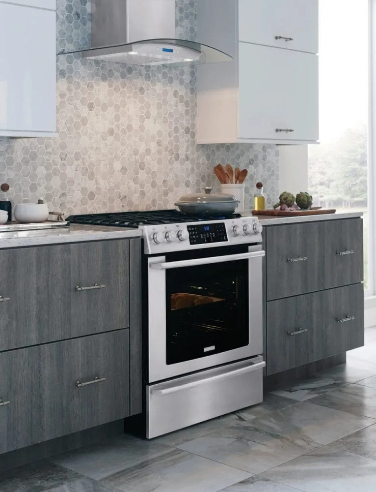Electrolux EI30GF45QS 30'' Gas Front Control Freestanding Range