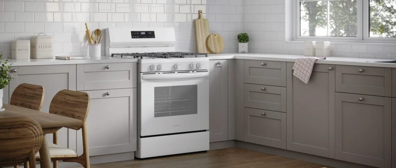 Frigidaire FCRG3062AW Frigidaire 30" Gas Range With Quick Boil
