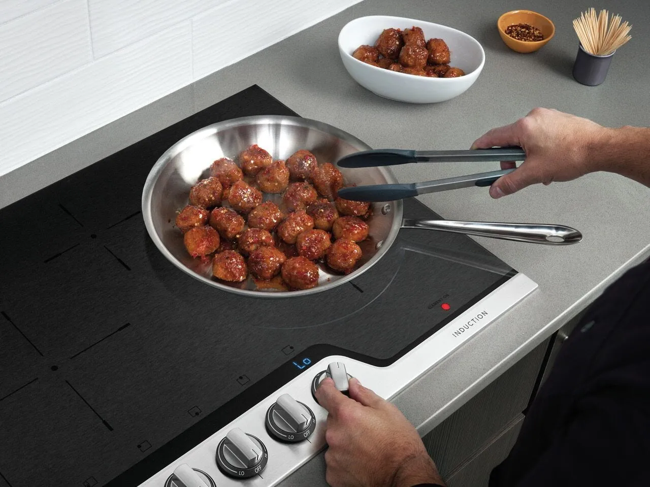 Frigidaire FPIC3677RF Frigidaire Professional 36'' Induction Cooktop