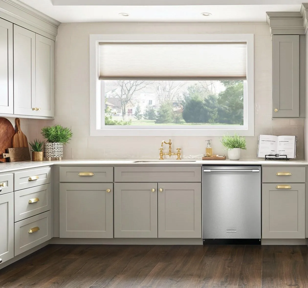 Frigidaire PDSH4816AF Frigidaire Professional 24" Stainless Steel Tub Built-In Dishwasher With Cleanboost&#8482;