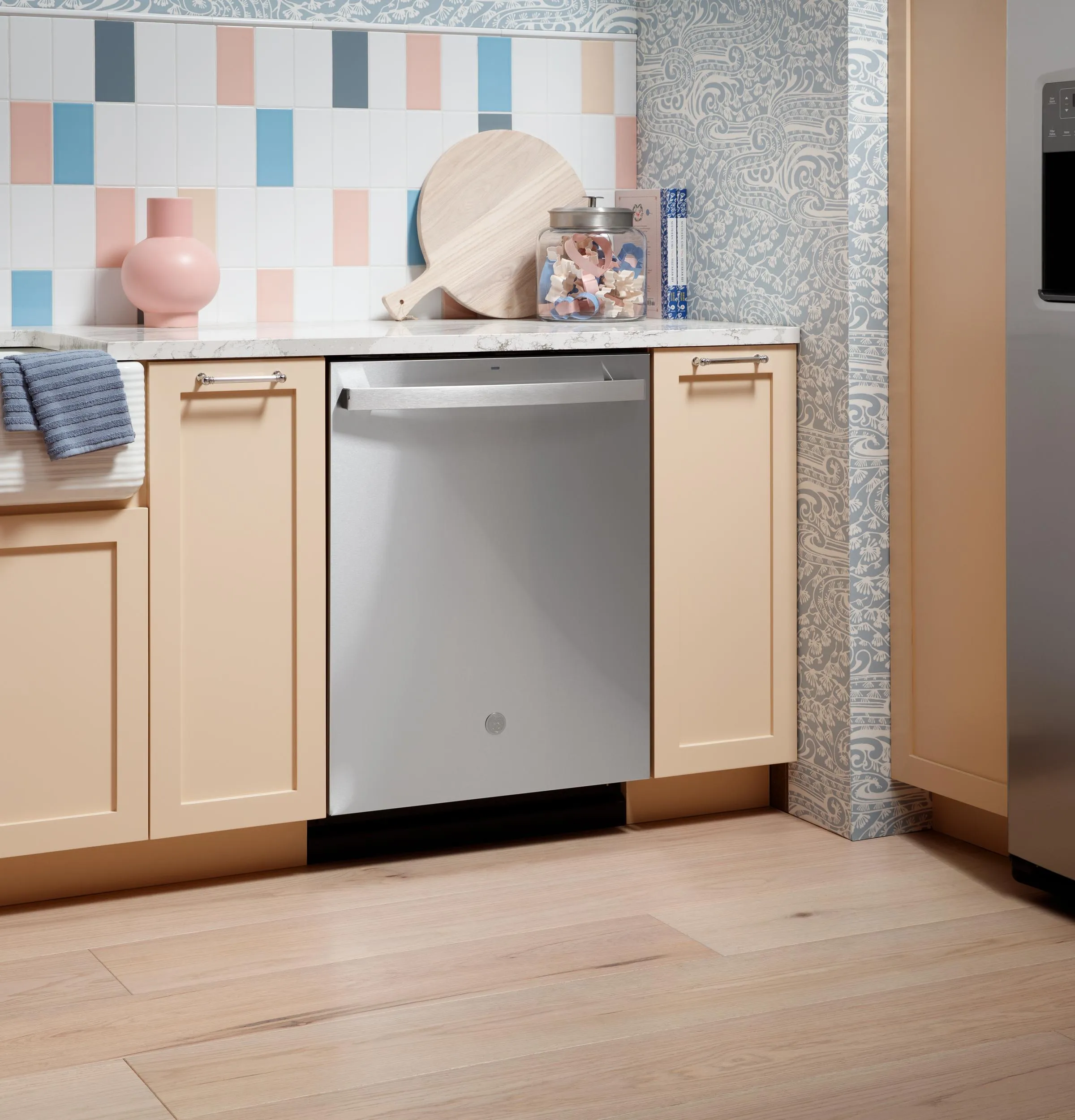 Ge Appliances GDT650SMVES Ge Fingerprint Resistant Top Control With Stainless Steel Interior Dishwasher With Sanitize Cycle