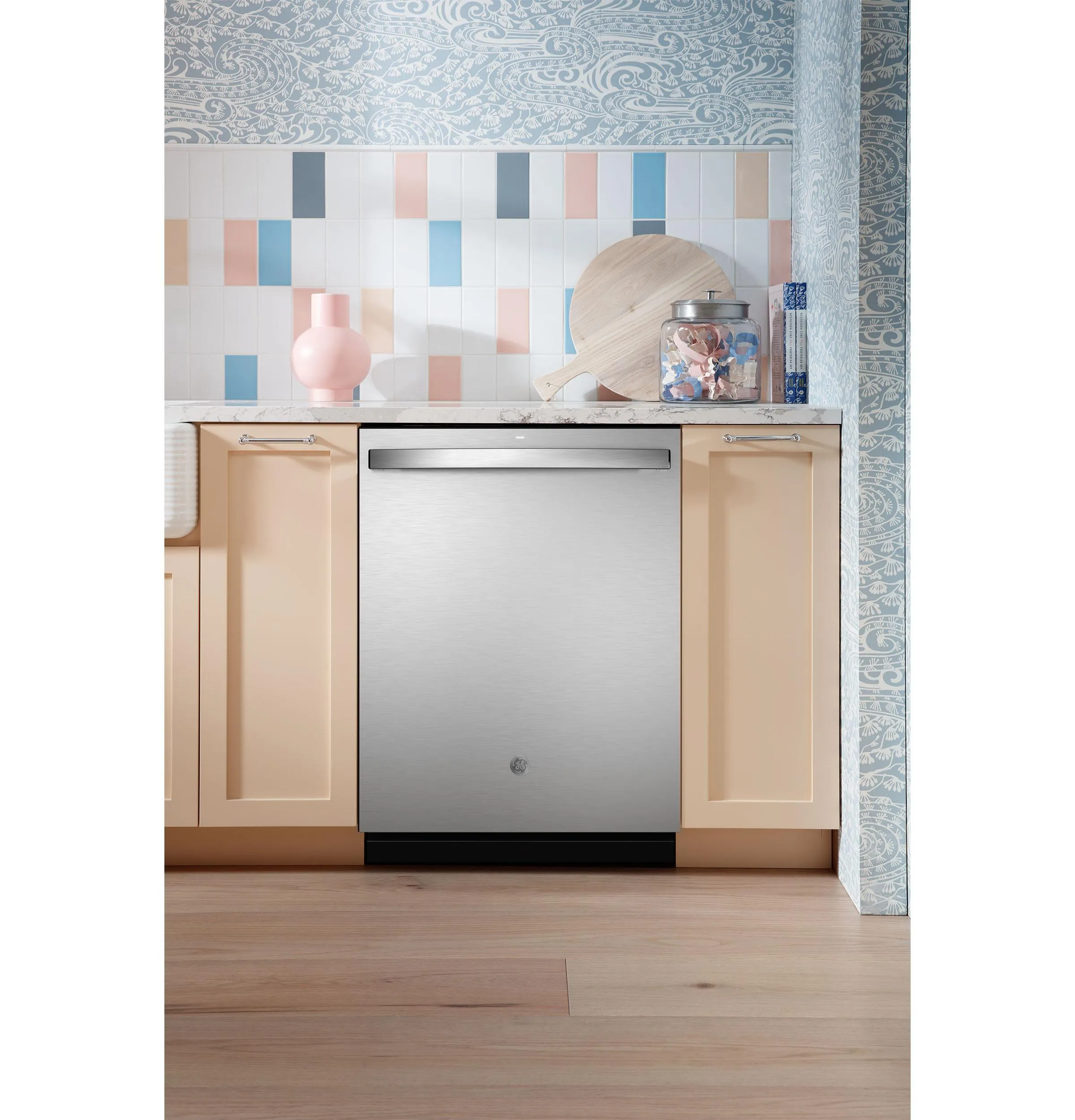 Ge Appliances GDT650SYVFS Ge Fingerprint Resistant Top Control With Stainless Steel Interior Dishwasher With Sanitize Cycle