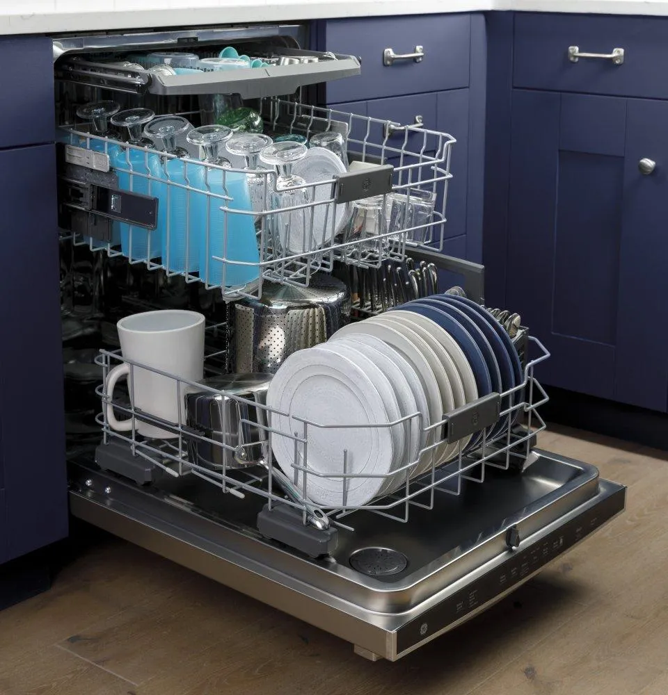 Ge Appliances GDT665SMNES Ge Top Control With Stainless Steel Interior Dishwasher With Sanitize Cycle & Dry Boost With Fan Assist