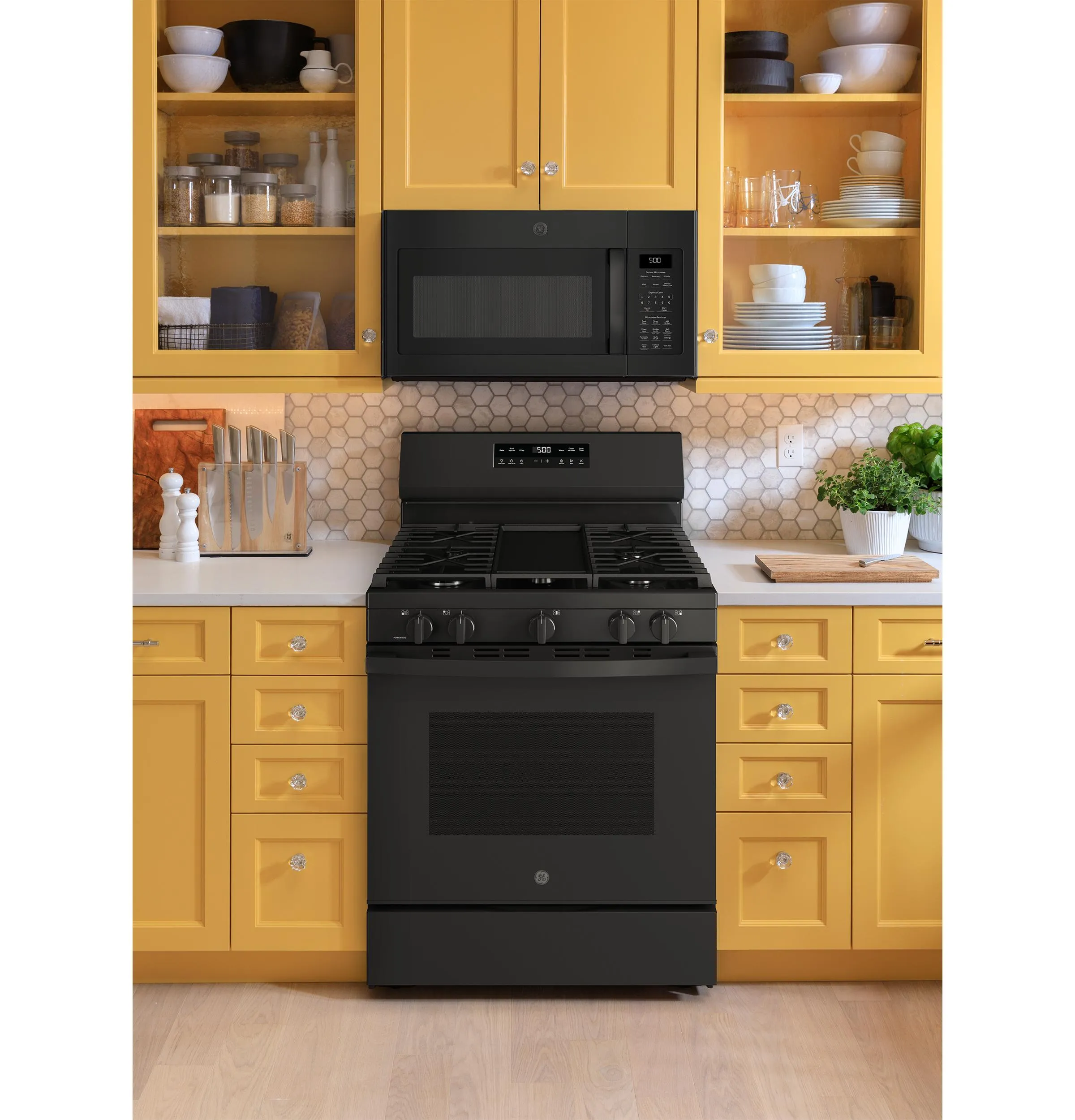 Ge Appliances GGF500PVBB Ge 30" Free-Standing Gas Range With Crisp Mode