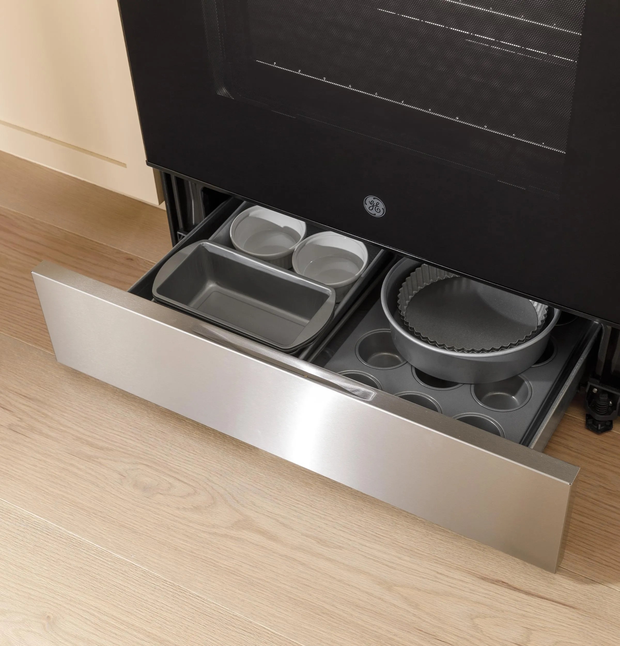 Ge Appliances GGS500PVSS Ge 30" Slide-In Front-Control Gas Range With Crisp Mode