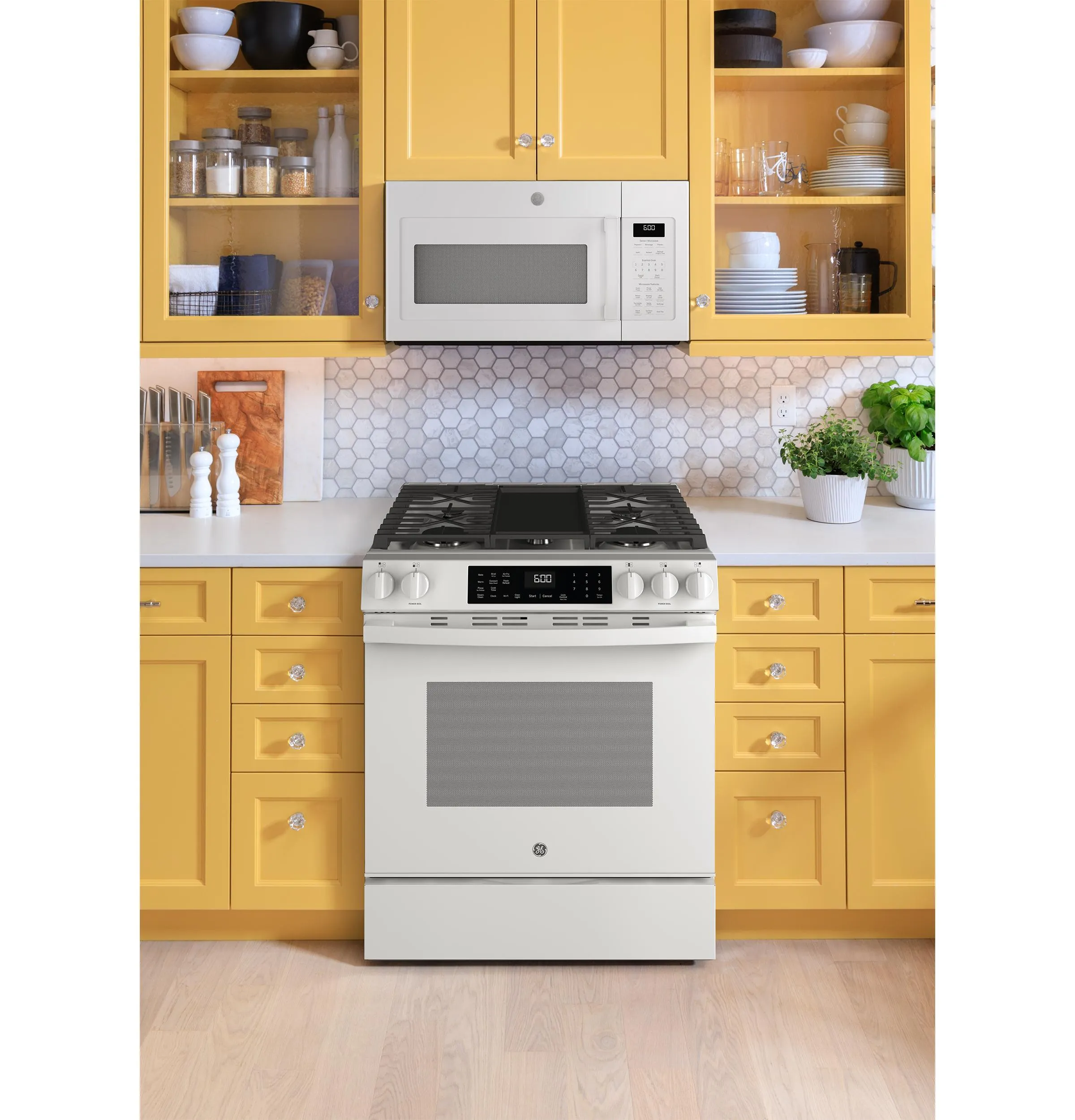 Ge Appliances GGS600AVWW Ge 30" Slide-In Front-Control Convection Gas Range With No Preheat Air Fry And Easywash&#8482; Oven Tray