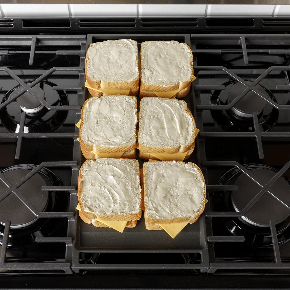 Ge Appliances GGS600AVWW Ge 30" Slide-In Front-Control Convection Gas Range With No Preheat Air Fry And Easywash&#8482; Oven Tray