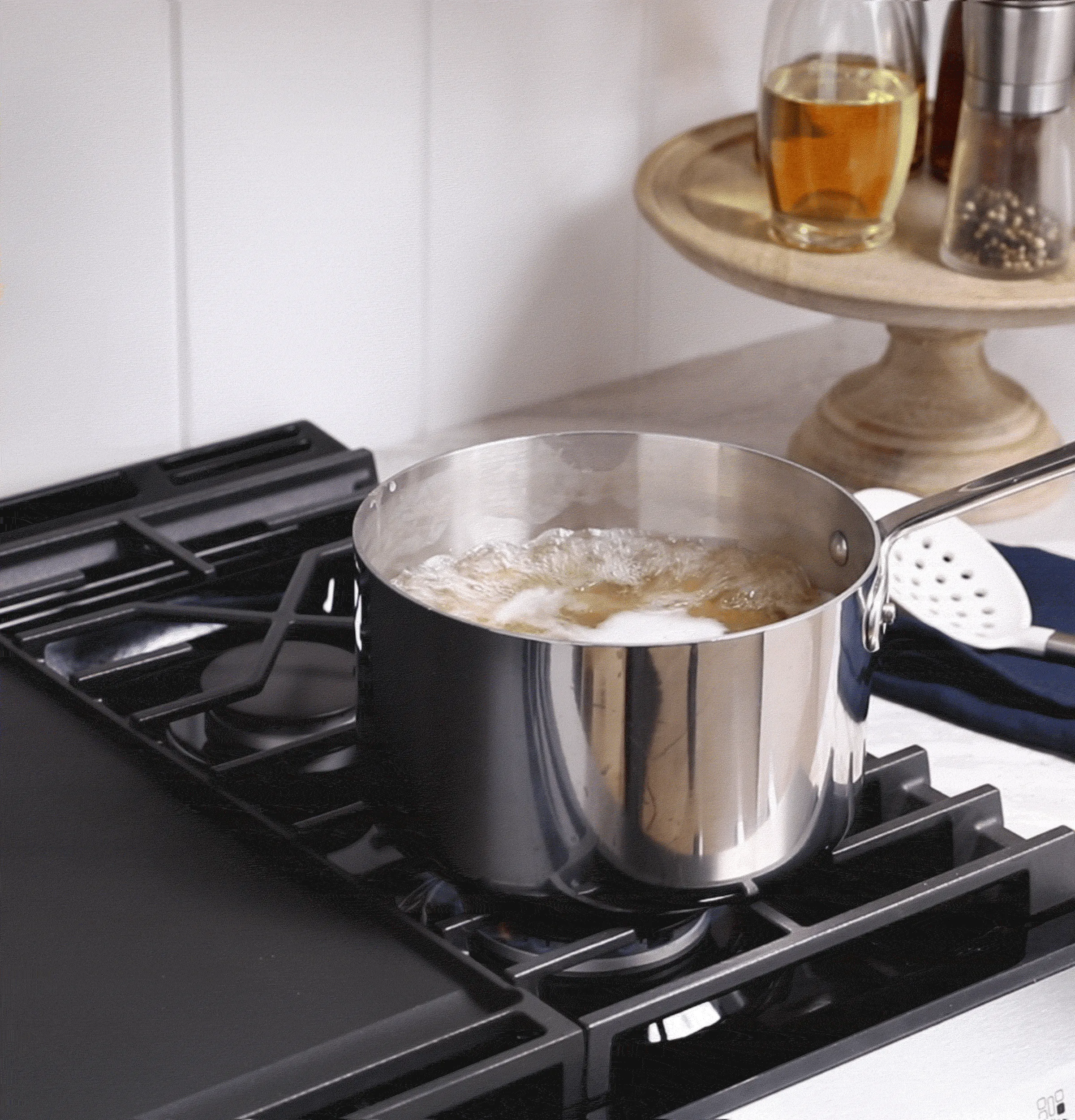 Ge Appliances GGS600AVWW Ge 30" Slide-In Front-Control Convection Gas Range With No Preheat Air Fry And Easywash&#8482; Oven Tray
