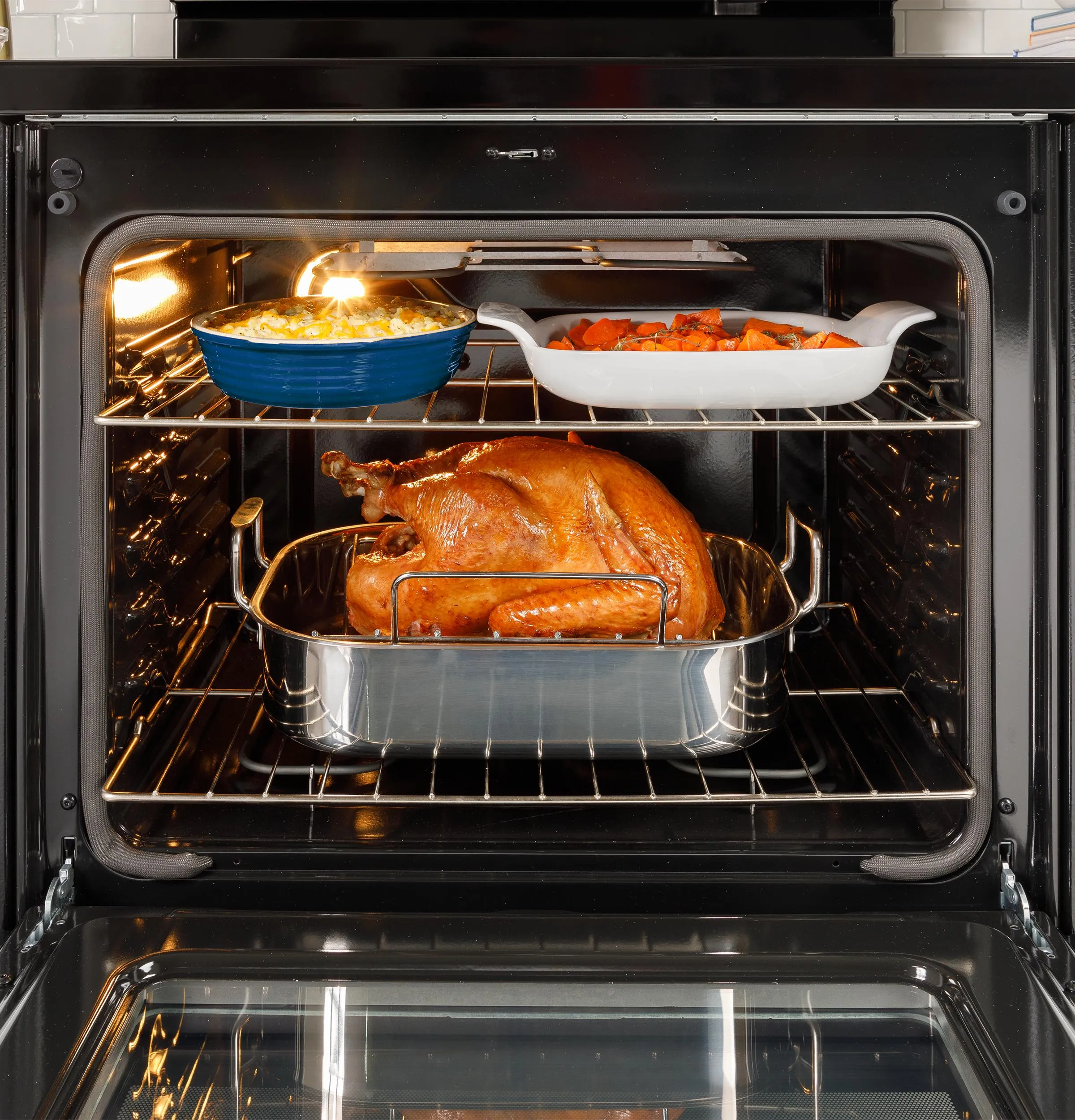 Ge Appliances GRF400SVSS Ge 30" Free-Standing Electric Range