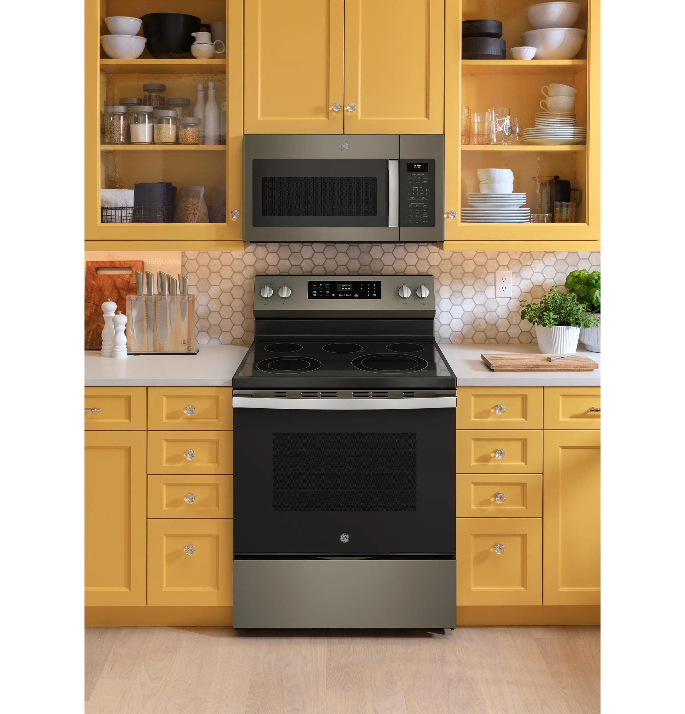 Ge Appliances GRF600AVES Ge 30" Free-Standing Electric Convection Range With No Preheat Air Fry And Easywash&#8482; Oven Tray