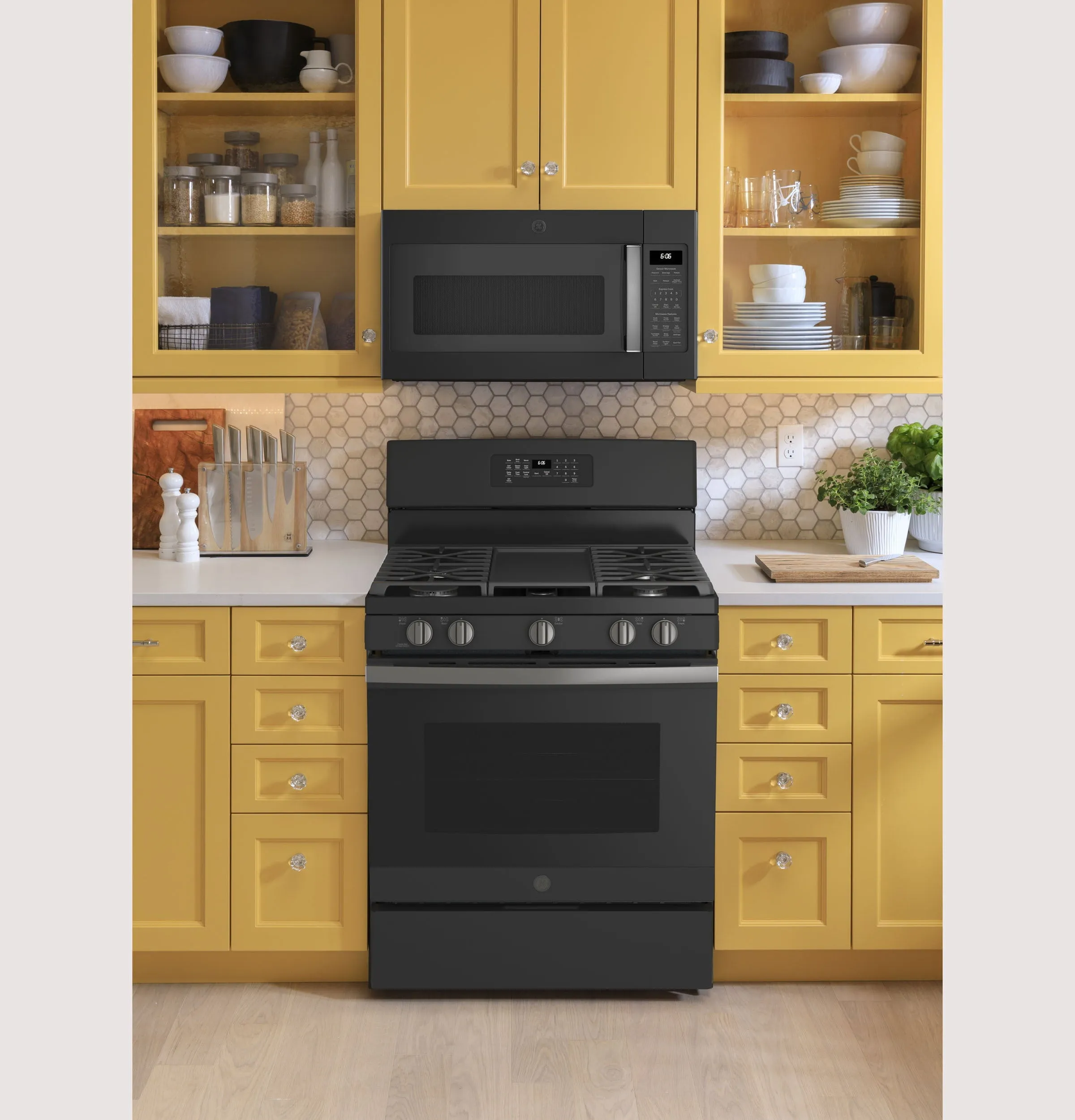 Ge Appliances JGB660FPDS Ge 30" Free-Standing Gas Range