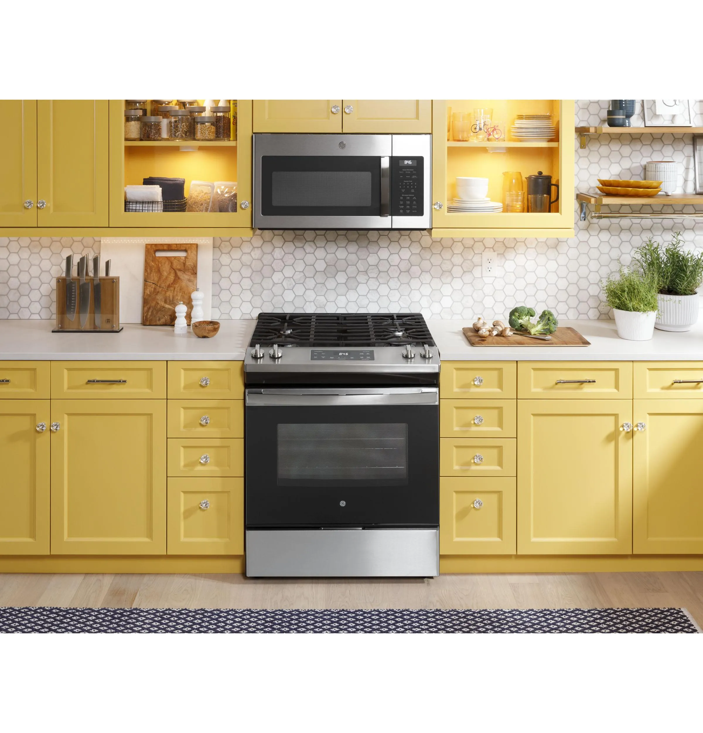 Ge Appliances JGSS61SPSS Ge 30" Slide-In Front Control Gas Range