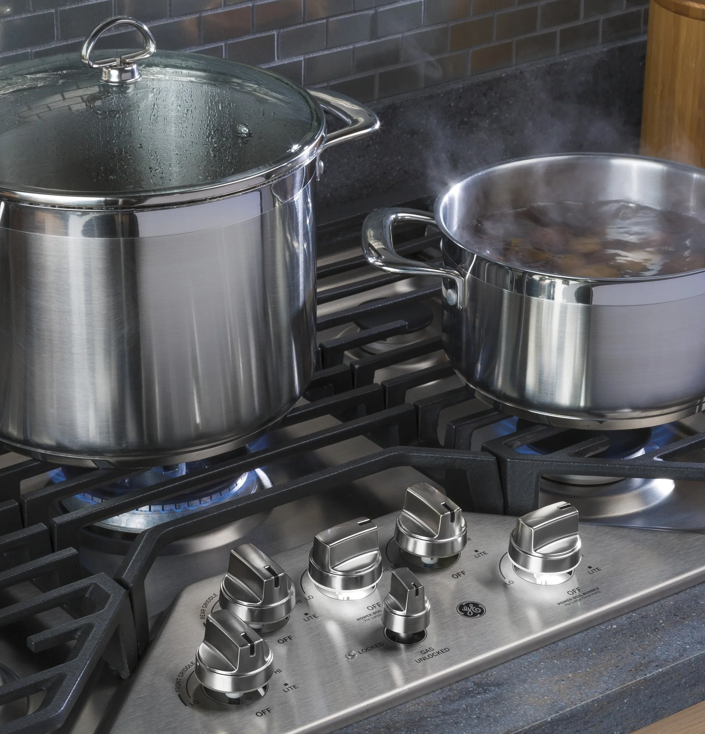 Ge Appliances PGP9030SLSS Ge Profile&#8482; 30" Built-In Tri-Ring Gas Cooktop With 5 Burners And Included Extra-Large Integrated Griddle