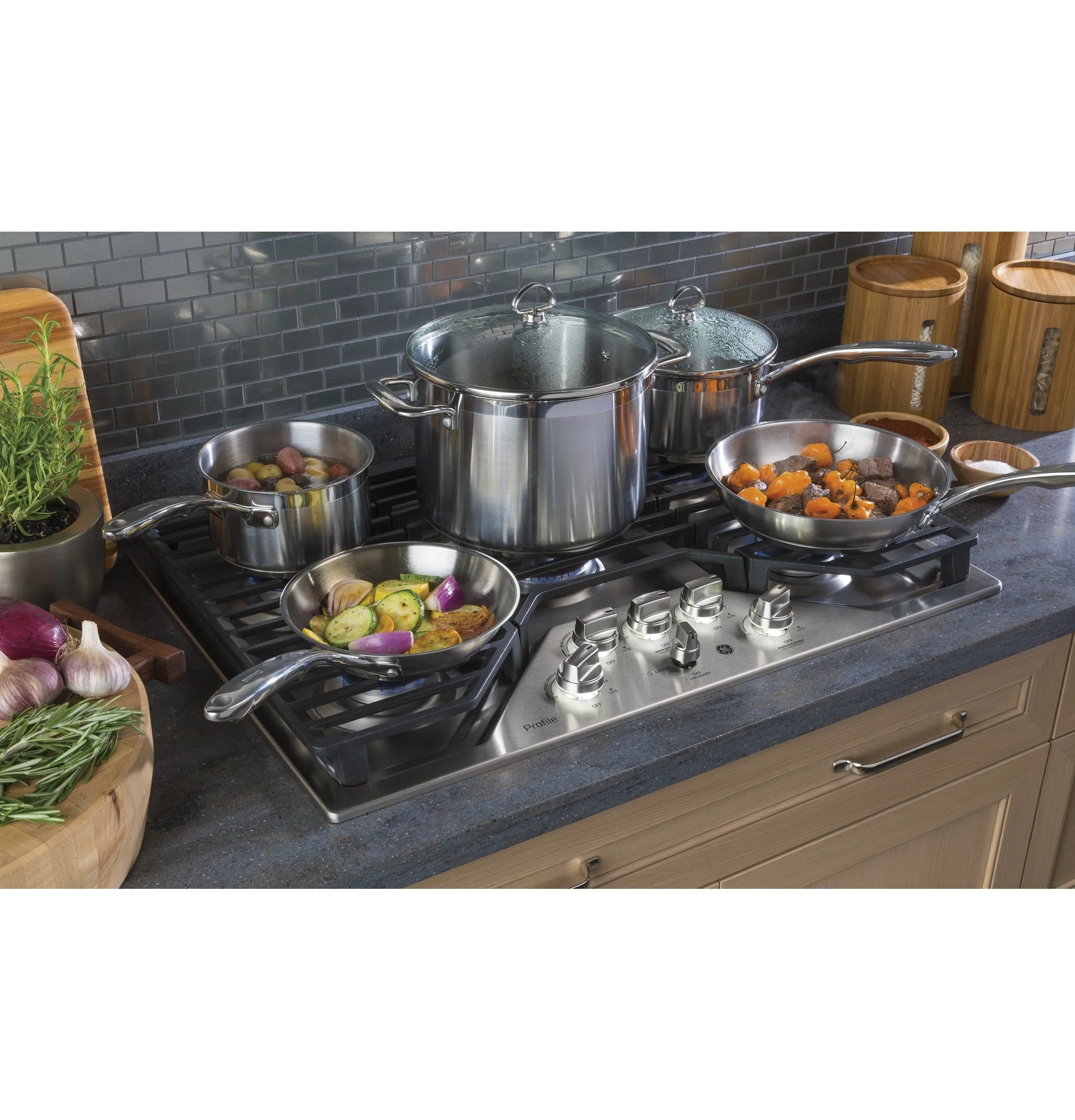 Ge Appliances PGP9030SLSS Ge Profile&#8482; 30" Built-In Tri-Ring Gas Cooktop With 5 Burners And Included Extra-Large Integrated Griddle