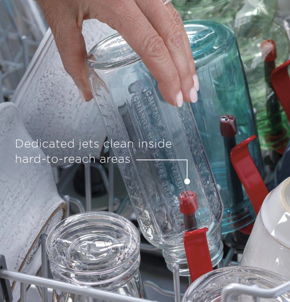 Ge Appliances GDF640HGMBB Ge Front Control With Stainless Interior Door Dishwasher With Sanitize Cycle & Dry Boost
