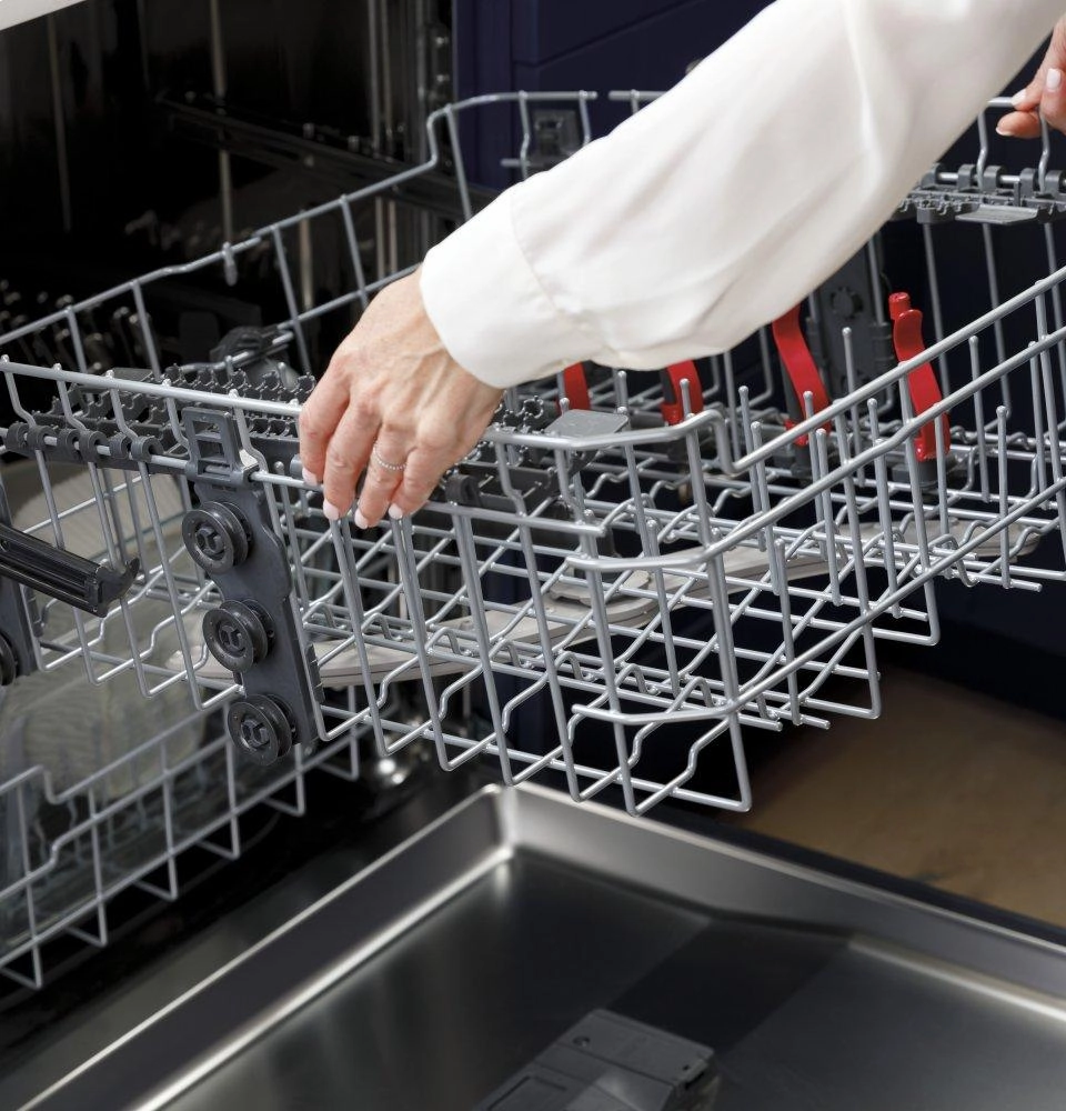 Ge Appliances GDF645SSNSS Ge Front Control With Stainless Steel Interior Dishwasher With Sanitize Cycle & Dry Boost