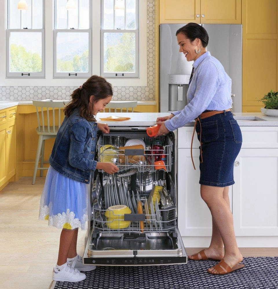 Ge Appliances GDP665SYNFS Ge Fingerprint Resistant Top Control With Stainless Steel Interior Dishwasher With Sanitize Cycle & Dry Boost With Fan Assist