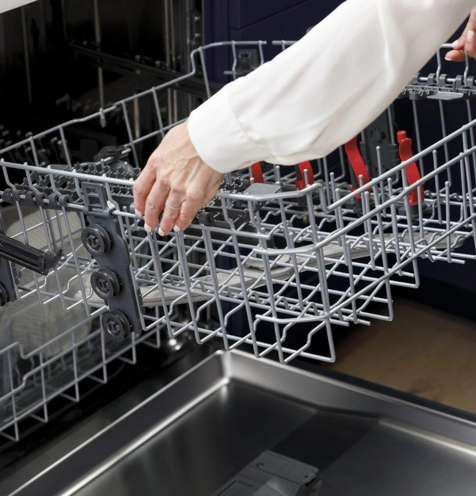 Ge Appliances GDT645SMNES Ge Top Control With Stainless Steel Interior Dishwasher With Sanitize Cycle & Dry Boost With Fan Assist