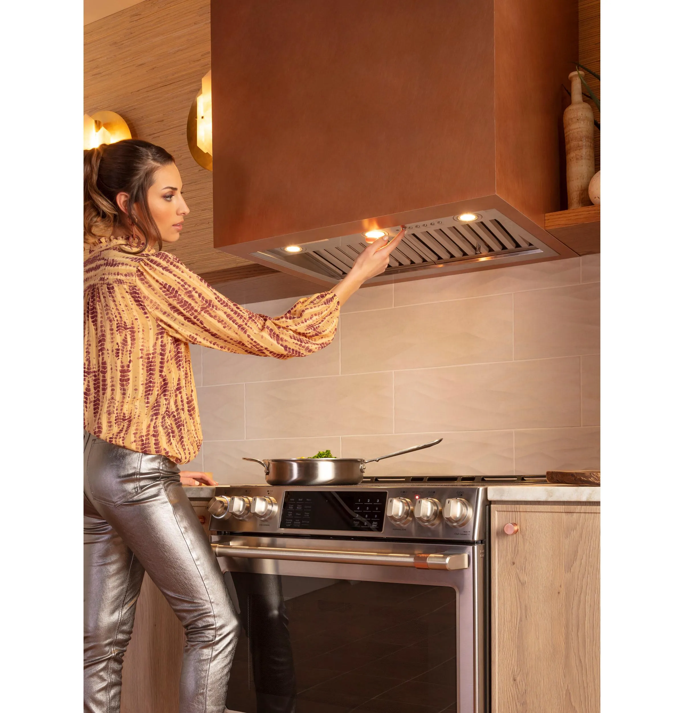 Haier UVC9300SLSS 30" Smart Designer Custom Insert W/ Dimmable Led Lighting