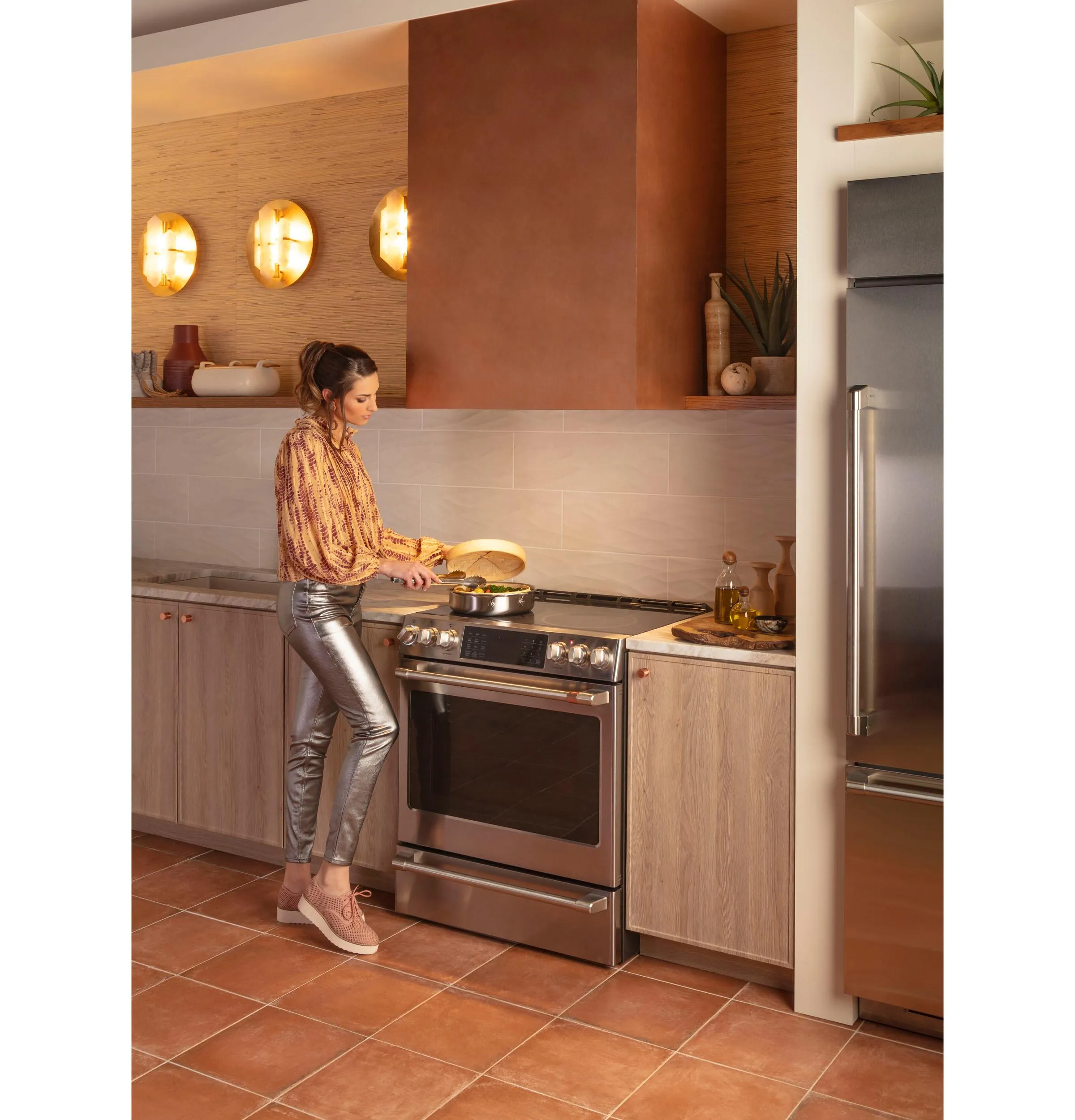 Haier UVC9300SLSS 30" Smart Designer Custom Insert W/ Dimmable Led Lighting