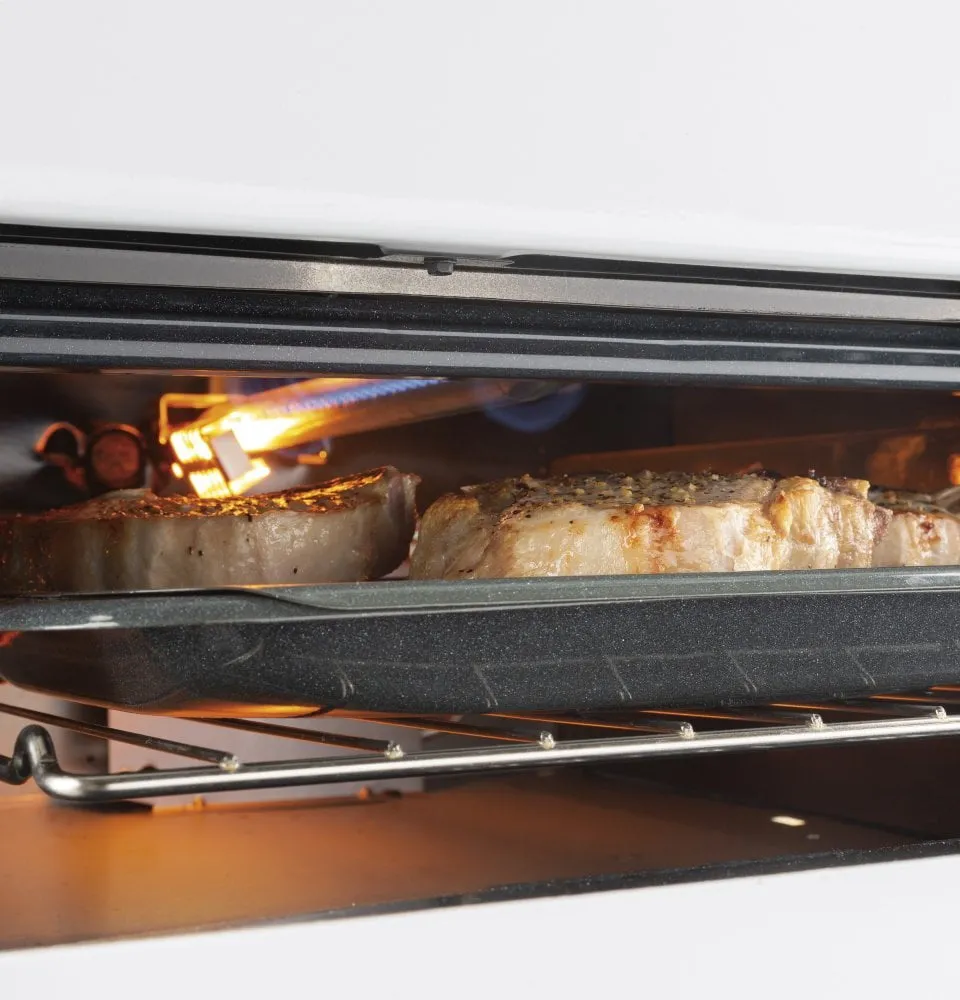 Hotpoint RGBS100DMWW Hotpoint 30" Free-Standing Gas Range
