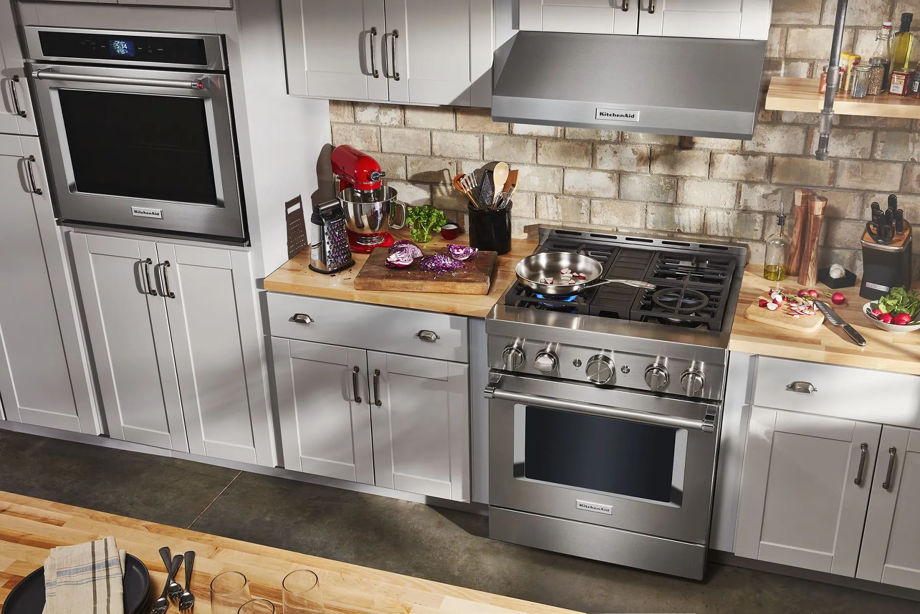 Kitchenaid KFGC500JSS Kitchenaid 30'' Smart Commercial-Style Gas Range With 4 Burners - Heritage Stainless Steel