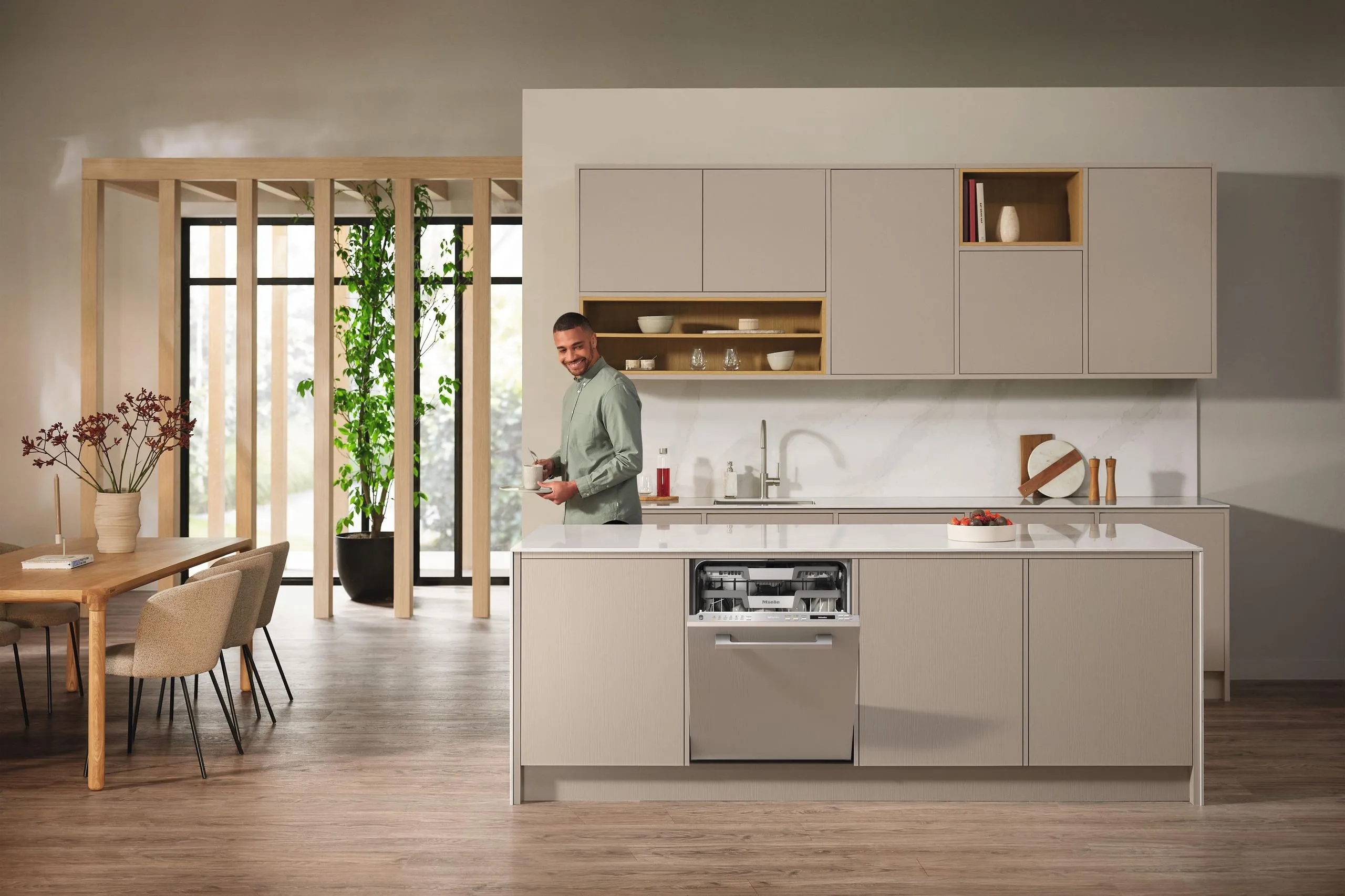 Miele G7193SCVI G 7193 Scvi Autodos - Fully Integrated Ada Dishwasher With Automatic Dispensing Thanks To Autodos With Integrated Powerdisk.