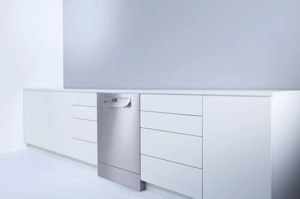 Miele STAND2STAINLESSSTEEL Plinth Panel - For Built-Under Appliances.