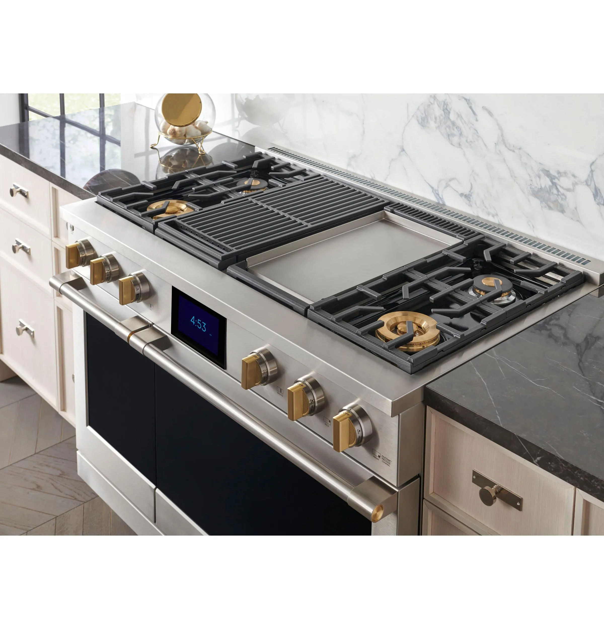 Monogram ZDP484NGTSS Monogram 48" Dual-Fuel Professional Range With 4 Burners, Grill, And Griddle