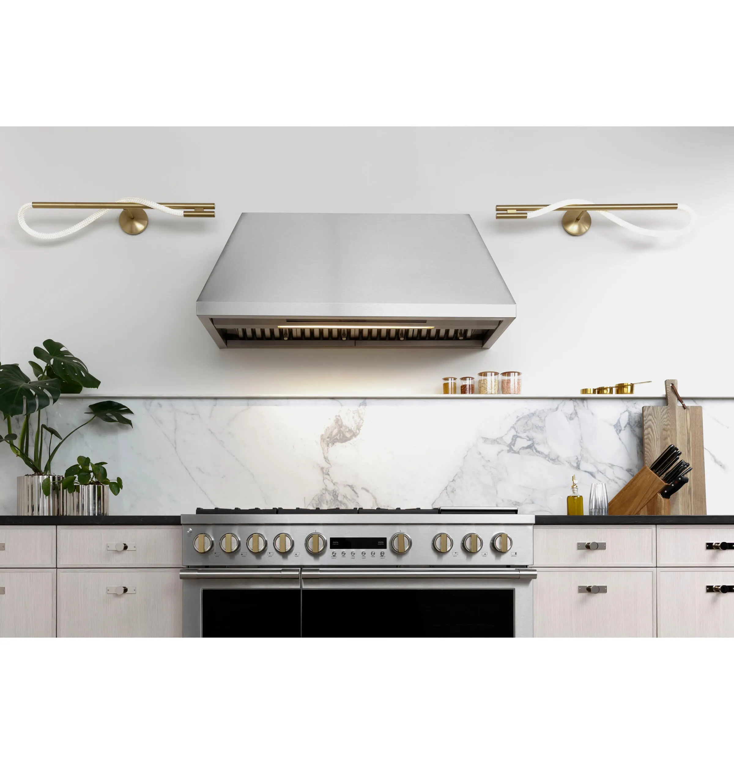 Monogram ZDP486NDTSS Monogram 48" Dual-Fuel Professional Range With 6 Burners And Griddle (Natural Gas)