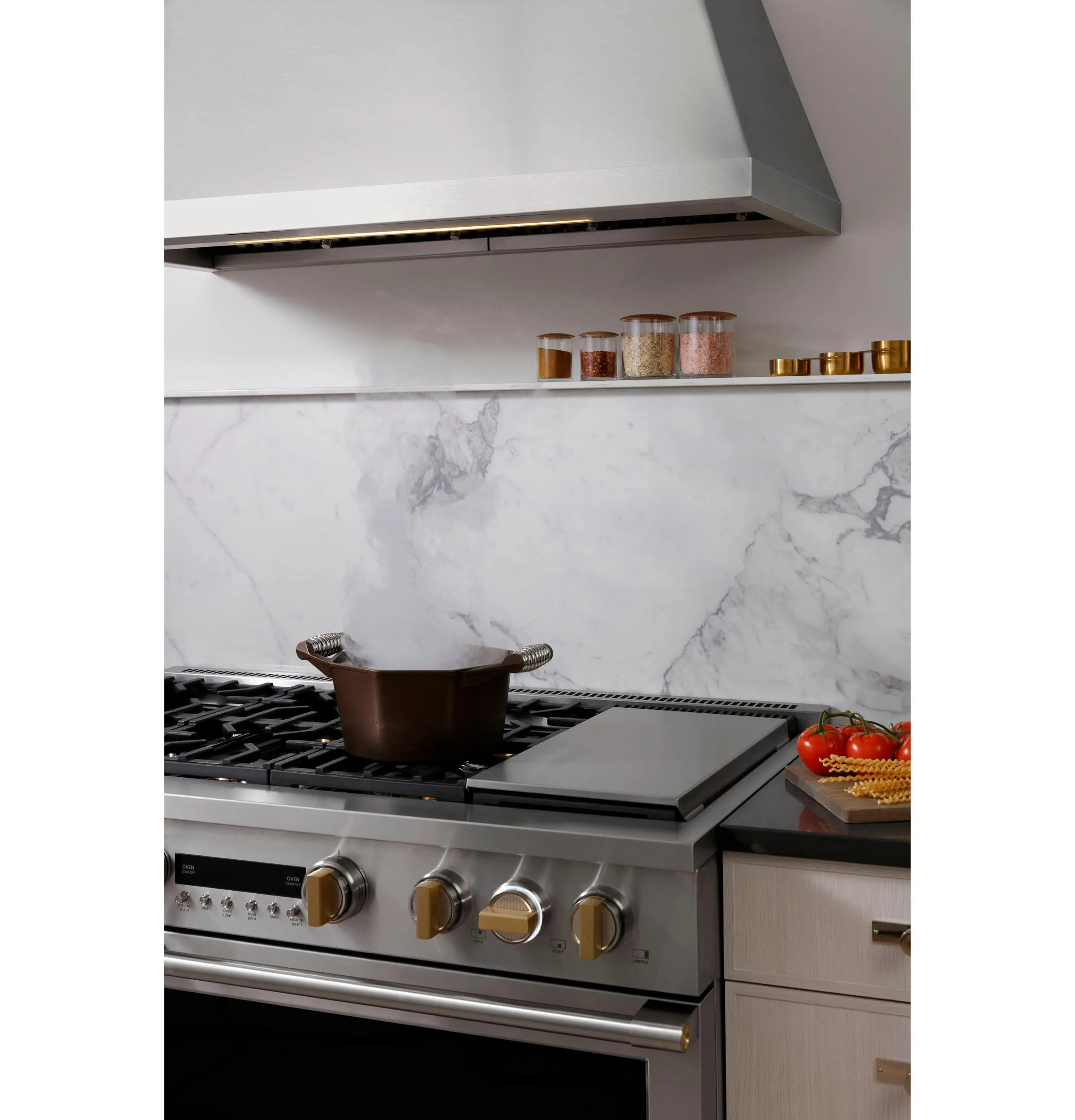 Monogram ZGP486NDTSS Monogram 48" All Gas Professional Range With 6 Burners And Griddle (Natural Gas)
