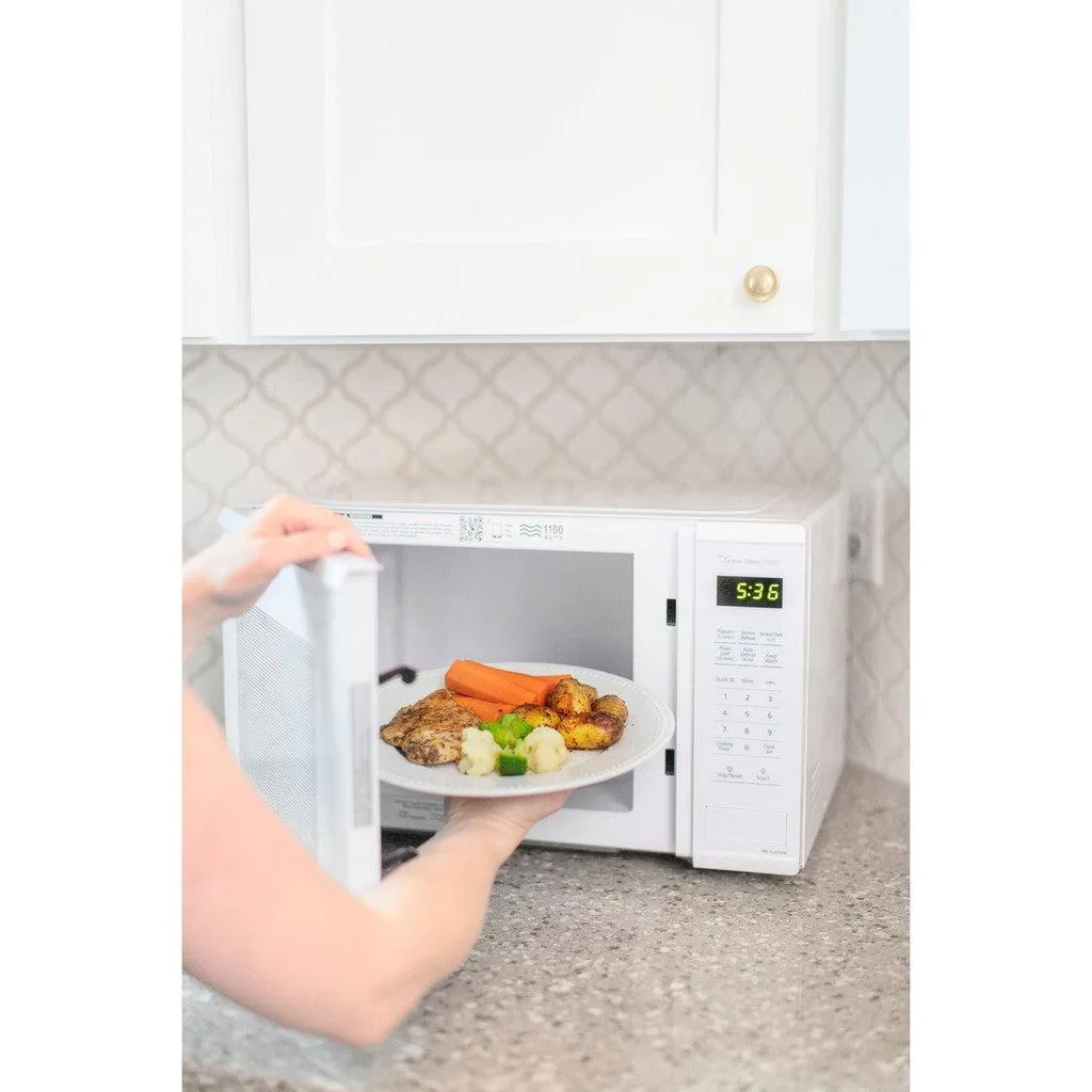 Panasonic Genius Sensor 1.3 cu. ft. 1100W Countertop Microwave Oven in White (NN-SU656W)