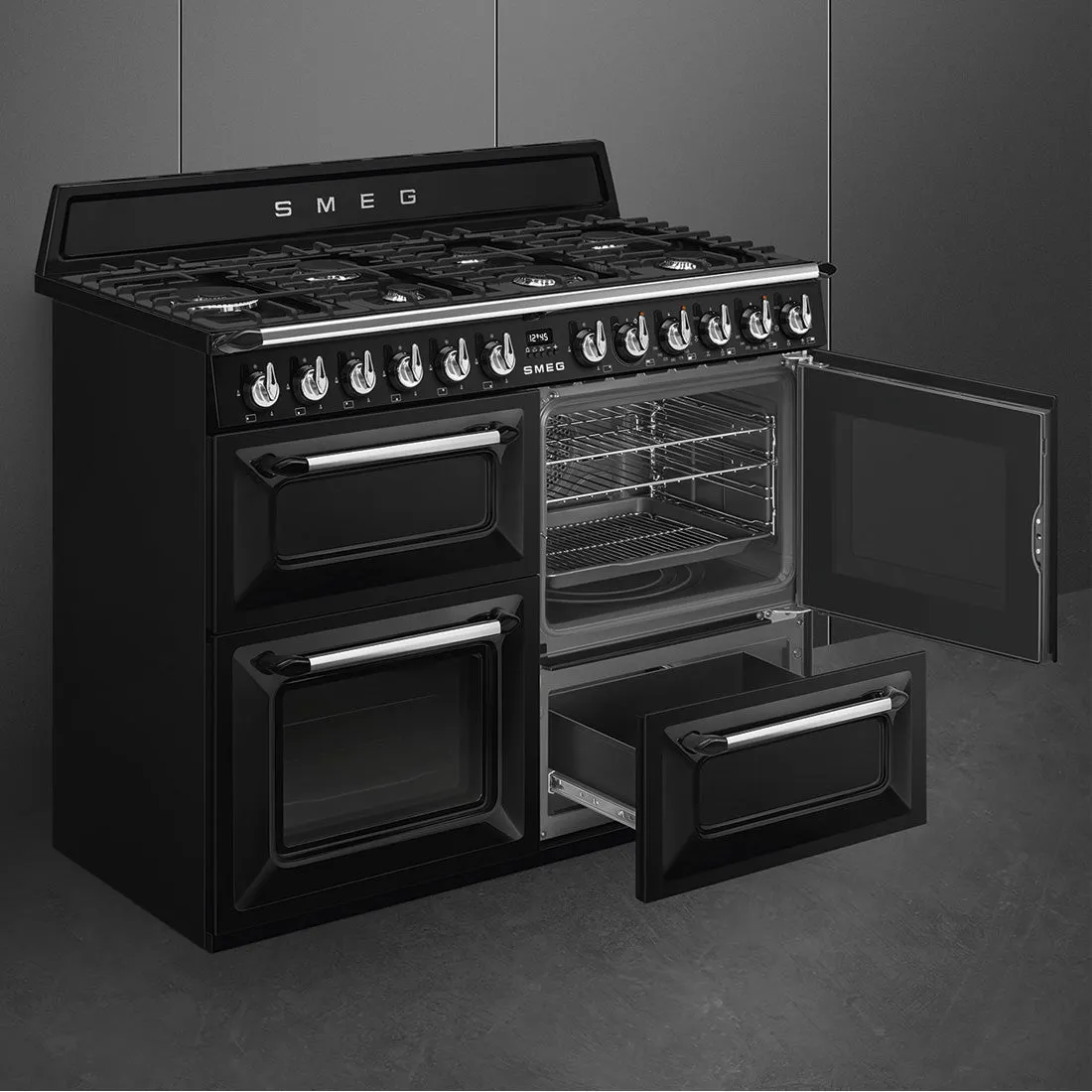 Smeg 110cm Victoria Dual Fuel Triple Cavity Freestanding Cooker Black