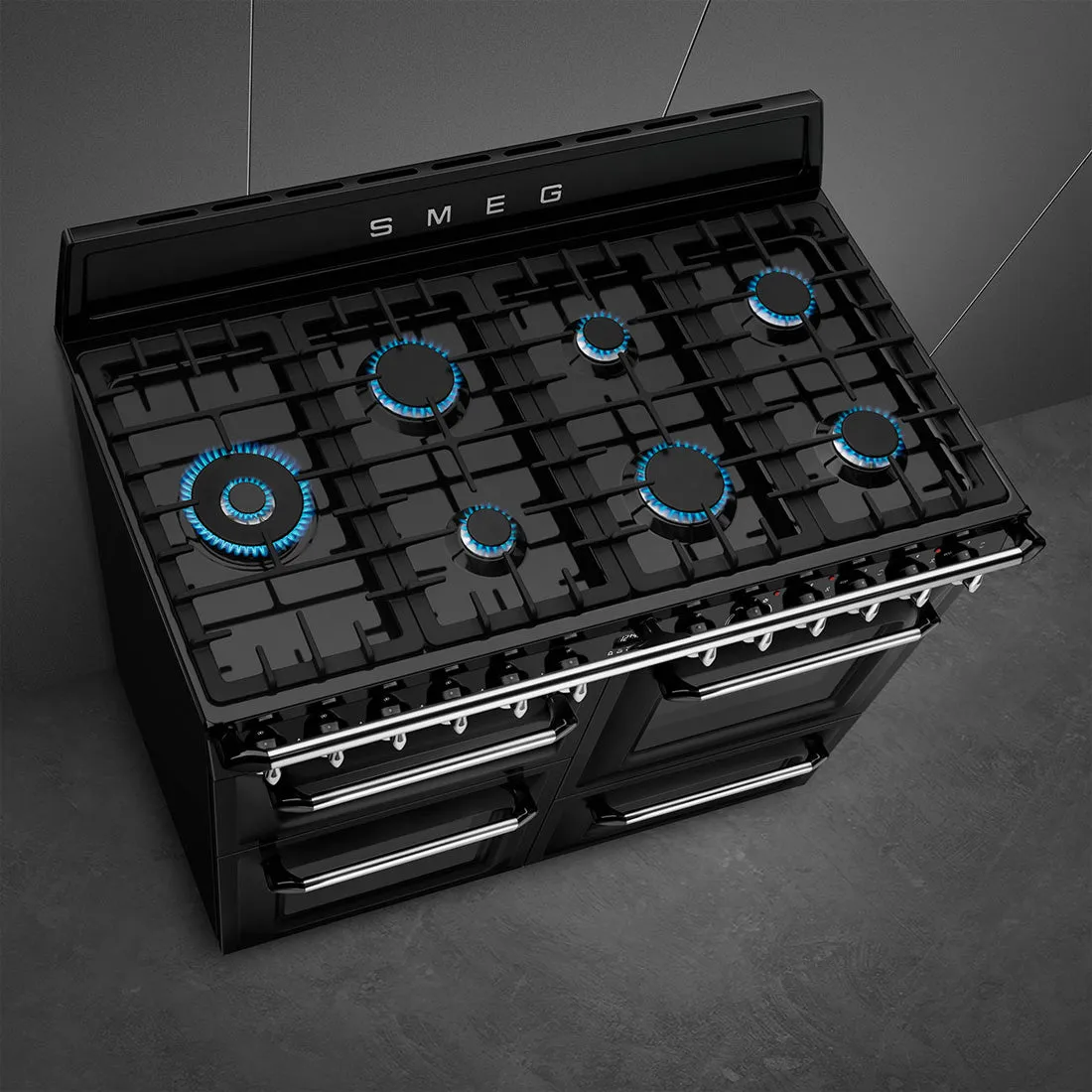 Smeg 110cm Victoria Dual Fuel Triple Cavity Freestanding Cooker Black