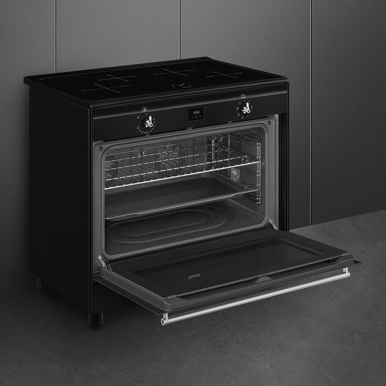 Smeg Classic Freestanding Cooker with Induction Cooktop 90cm Black