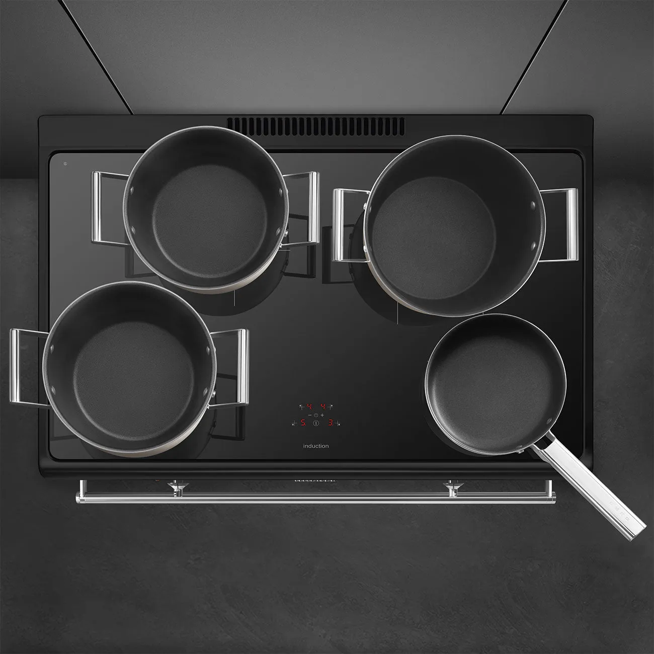 Smeg Classic Freestanding Cooker with Induction Cooktop 90cm Black