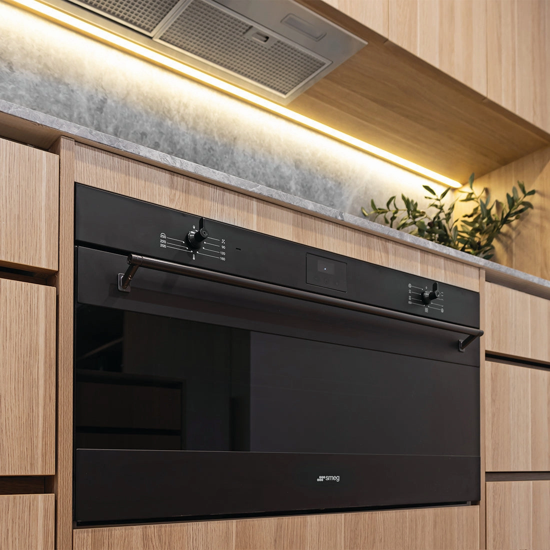 Smeg Classic Thermoseal Oven Matte Black 90cm