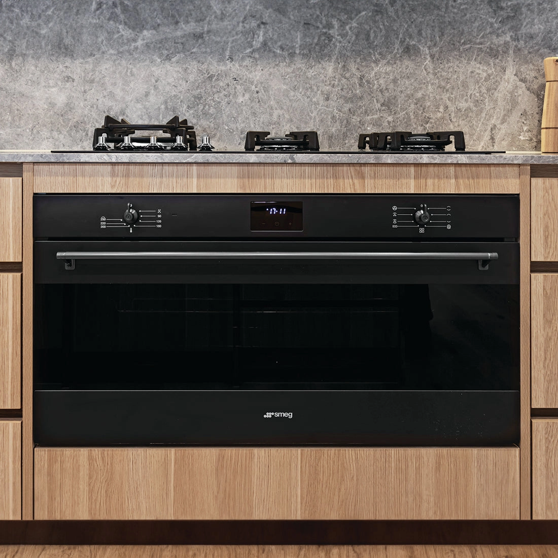 Smeg Classic Thermoseal Oven Matte Black 90cm