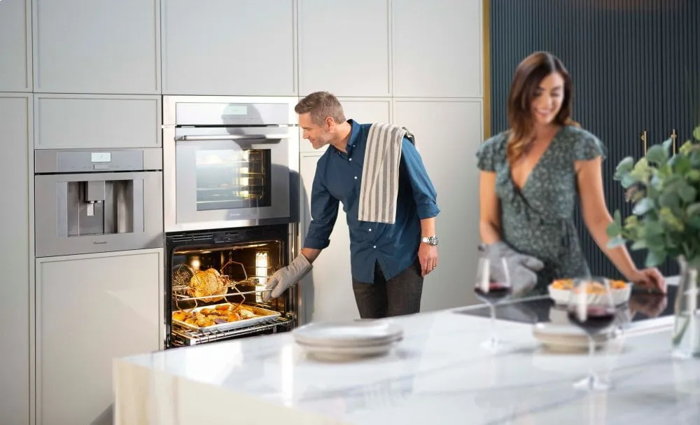 Thermador MED302RWS 30-Inch Masterpiece Double Wall Oven With Right Side Opening Door