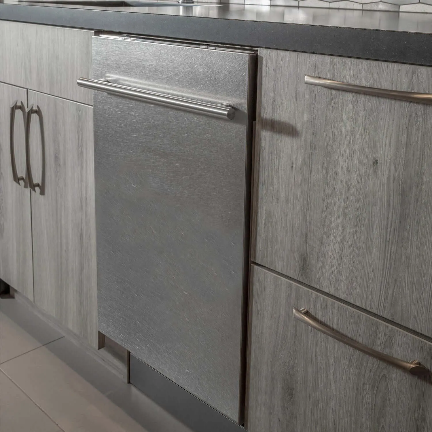 ZLINE 24 in. Top Control Built-In Dishwasher with Satin Stainless Steel Panel and Stainless Steel Tub with Modern Style Handle, 52dBa (DW-SN-24)
